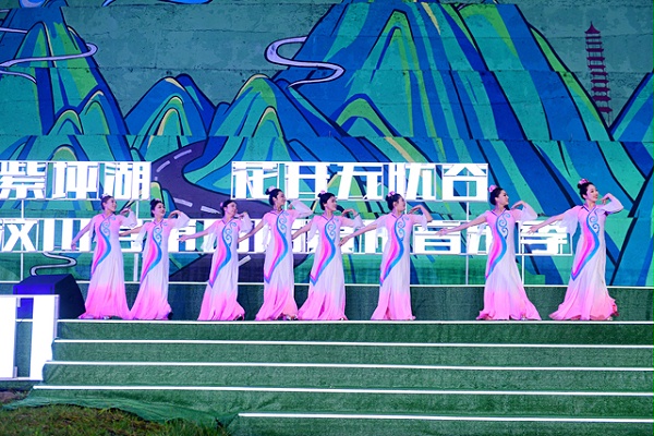汶川赏花音乐季：光影交织的户外文旅盛宴